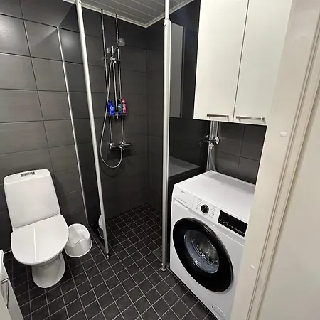 Kyllikinsola 18 B4 Naeppaerae 29 Nelioeinen Rivitaloyksioe 1-4 Henkiloeae *