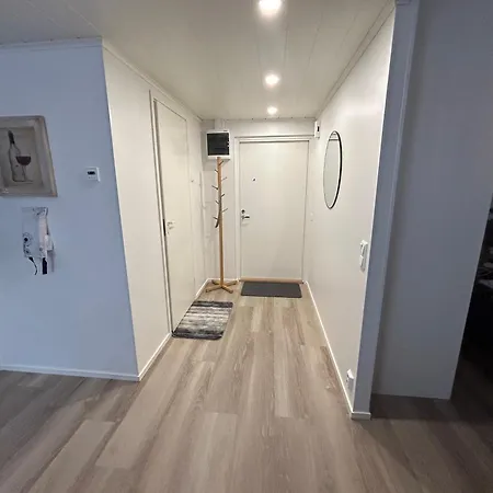 Kyllikinsola 18 B4 Naeppaerae 29 Nelioeinen Rivitaloyksioe 1-4 Henkiloeae