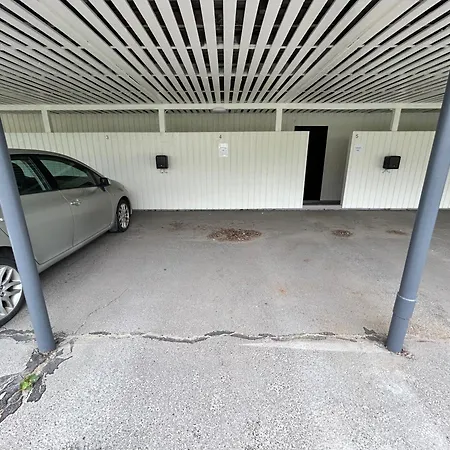 Kyllikinsola 18 B4 Naeppaerae 29 Nelioeinen Rivitaloyksioe 1-4 Henkiloeae * Seinäjoki