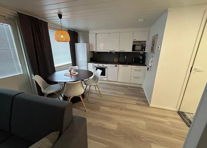 Kyllikinsola 18 B4 Naeppaerae 29 Nelioeinen Rivitaloyksioe 1-4 Henkiloeae Lägenhet