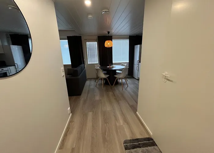 Kyllikinsola 18 B4 Naeppaerae 29 Nelioeinen Rivitaloyksioe 1-4 Henkiloeae *