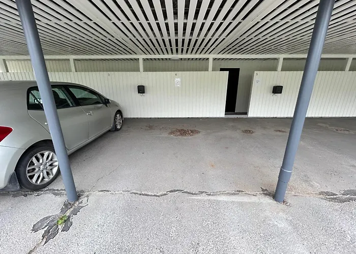 Kyllikinsola 18 B4 Naeppaerae 29 Nelioeinen Rivitaloyksioe 1-4 Henkiloeae * Seinäjoki